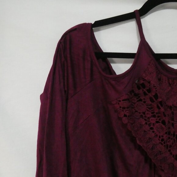 Unbranded | 2XL | Burgundy Cold Shoulder Crochet Lace Panel Top - Picture 3 of 16